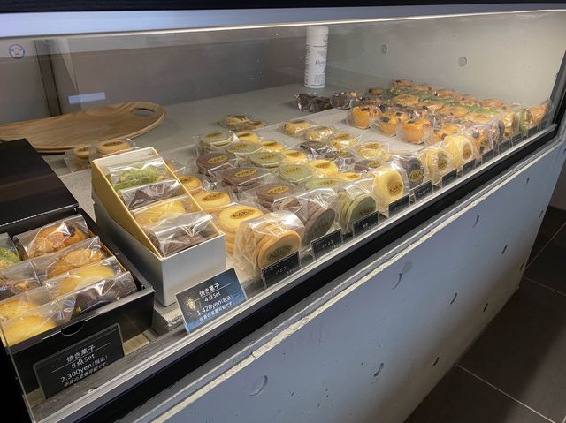 福岡・西新。福岡で人気のチーズケーキ専門店『KAKA』でイートインを楽しむ