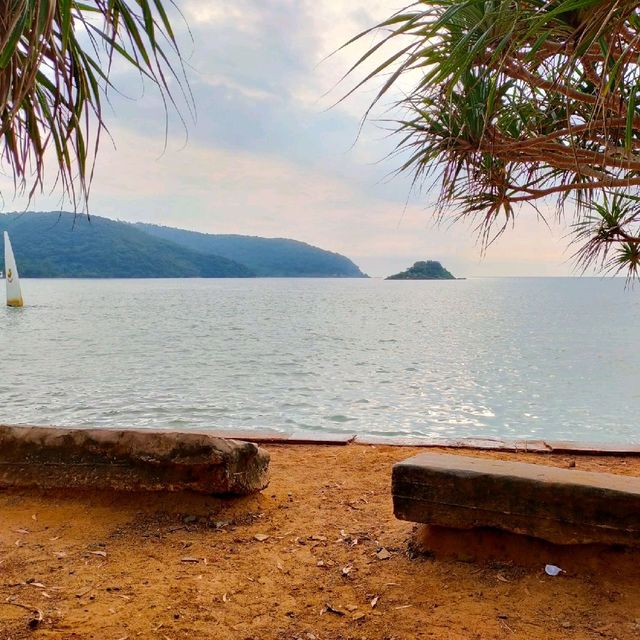 อ่าวนาวิกโยธิน หาดเตยงาม (Toey Ngam Beach)