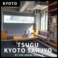 【TSUGU 京都三条】リビング・キッチン（シェアスペース）