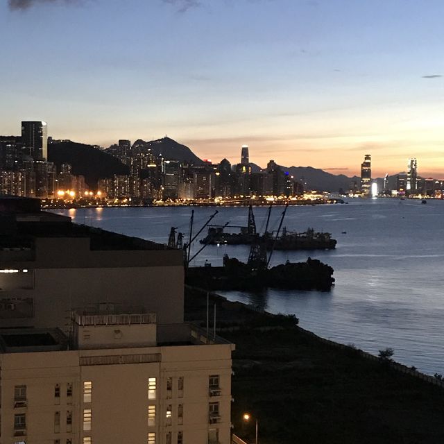 油塘大本營空中花園日落夜景