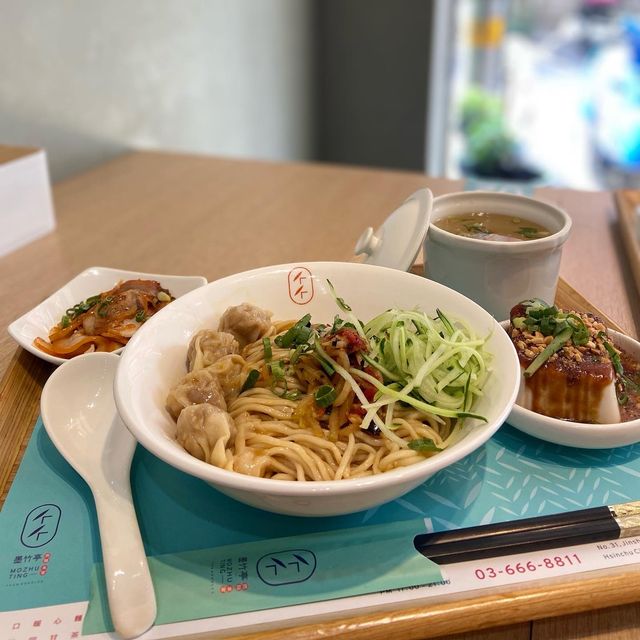 ［新竹/東區］ 墨竹亭｜燃麵本家 新竹金山店🎋｜金山街平價美食 竹科上班族午餐 晚餐的好選擇🐾 -