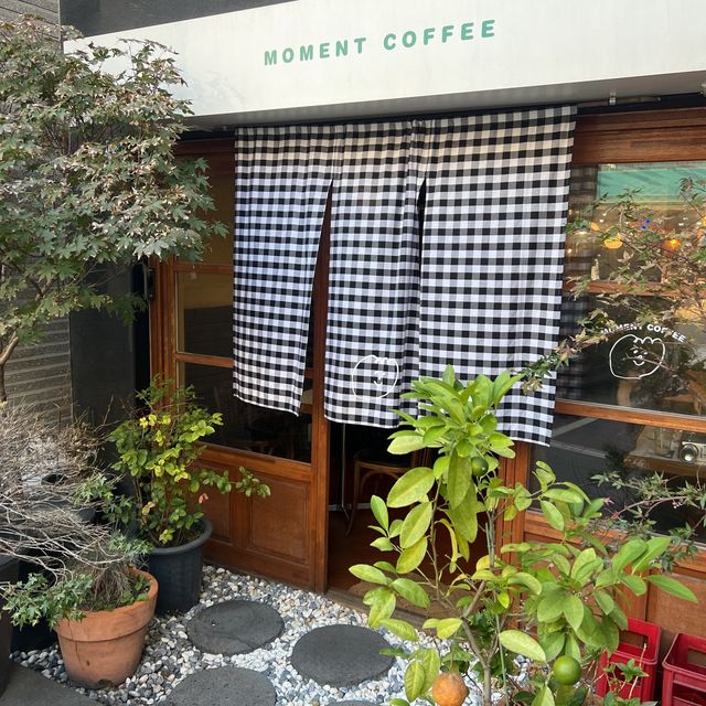 韓国/ソウル【弘大】日本風の喫茶店のような雰囲気が落ち着く🧡カフェ