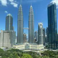 Sleeping with The Giant KLCC 😱