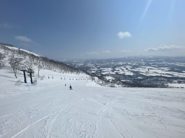 広いコースでパウダースノーを満喫！