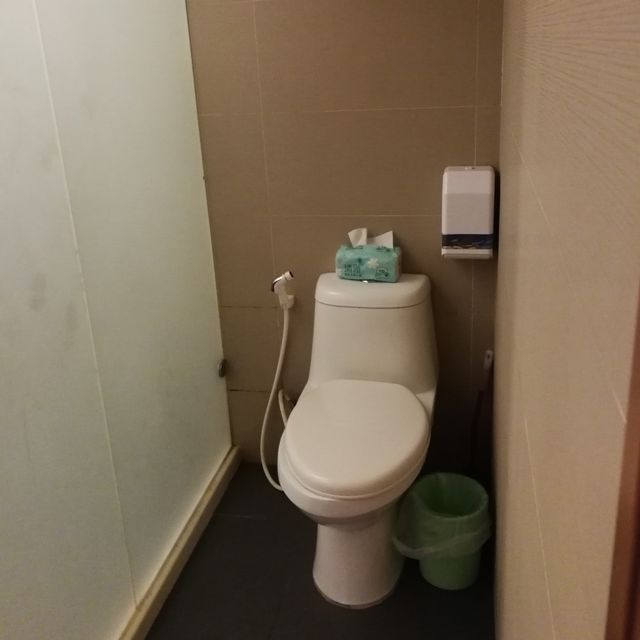 隱藏在逢甲夜市的小型八人房～木森屋 超讚空間適合親朋好友來住 