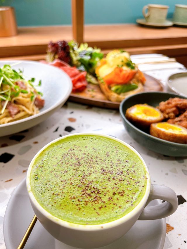 中環蘇豪區舒適寫意湖水綠cafe 