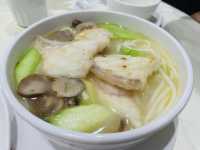 麗閣商場特色貨櫃打卡自肥食好西！