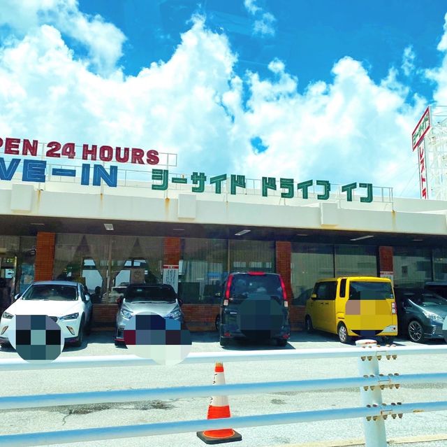 沖縄旅行！シーサイドドライブインで昼食！！