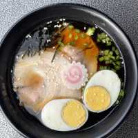 Street food ต้องจัด ราเมนราคาหลักสิบ พิกัดเจพี 🍜