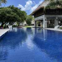 W Maldives infinity pool