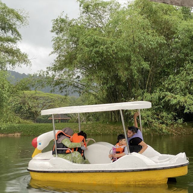Lets Explore the lake ! 💦