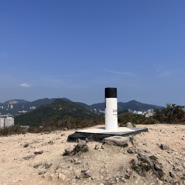 玉桂山尋找海邊白色浪費燈塔