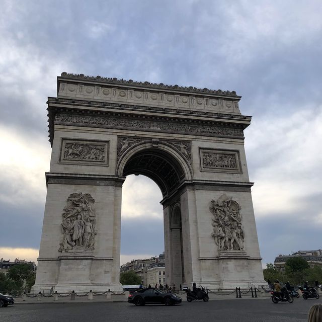 Champs-Élysées, Paris France 🇫🇷 