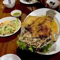 พาครอบครัวทานข้าวที่ครัวอลิสา แหลมสิงห์ 🦐