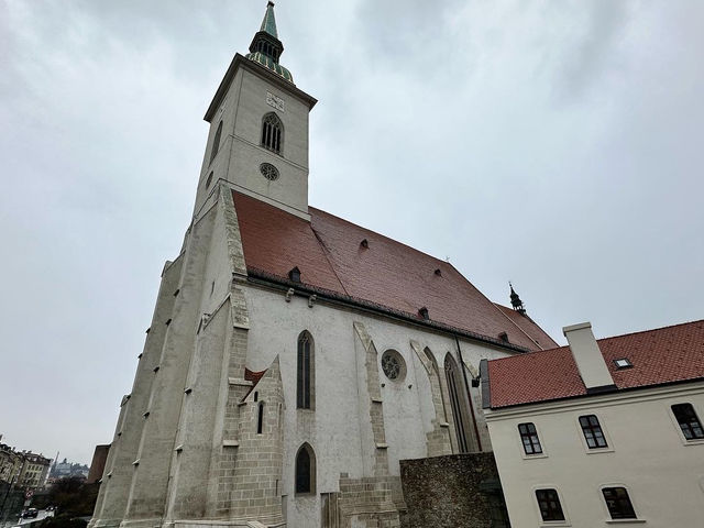 斯洛伐克🇸🇰景點-聖馬丁大教堂