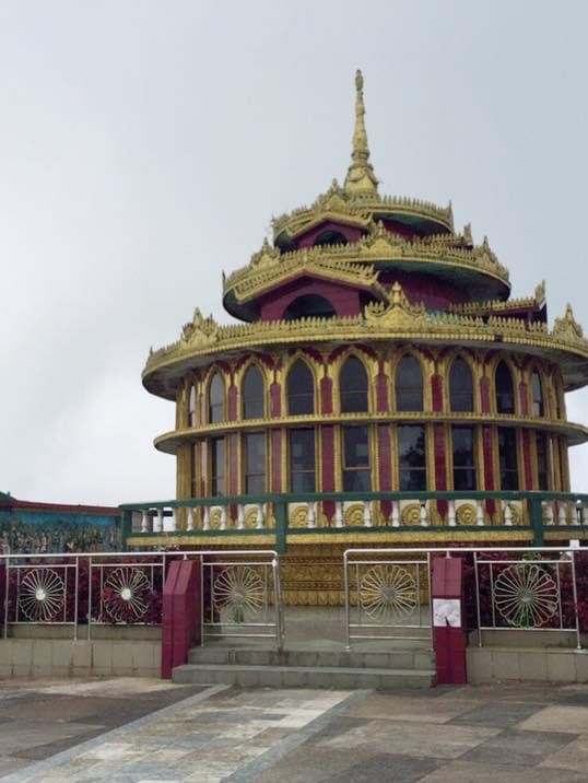 พระธาตุอินทร์แขวน พม่า