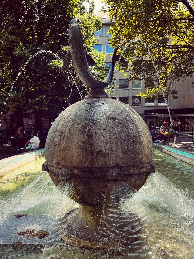 Enjoy the fountains in Old Town Mainz