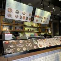MugHug Cafe, Thames Town 
