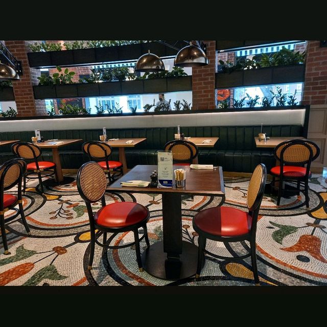 A la carte buffet breakfast