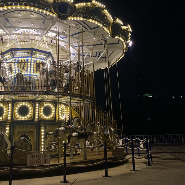 Asiatique แหล่งกินช้อปเที่ยวยามค่ำคืน
