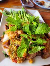 ร้านอาหาร  บ้านริมน้ำ  นครชุม