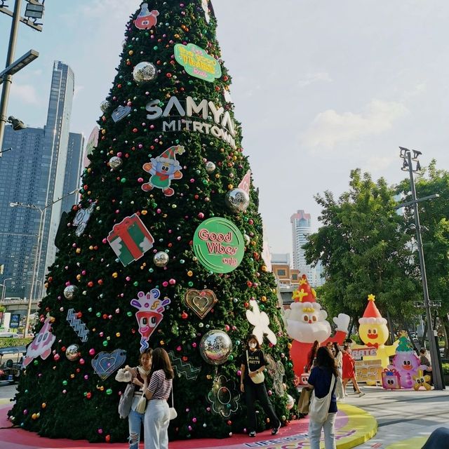 Cute New Year Decor at Samyan Mitrtown 🎄