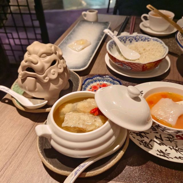念川居，很中國風格的內部裝修， 川粵式美食！ 