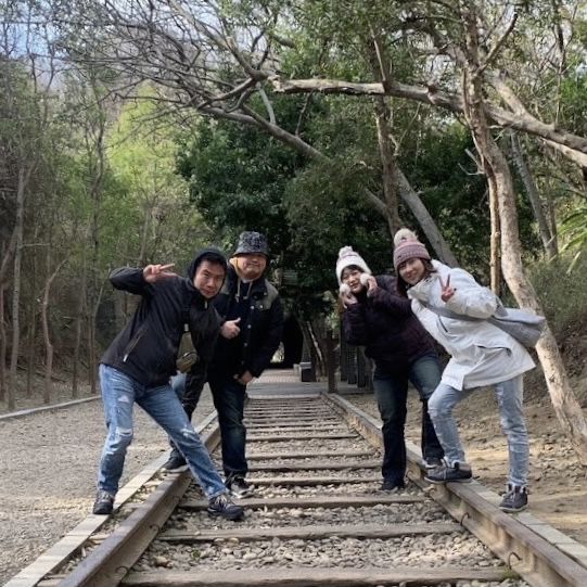 崎頂鐵道文化公園 🖌 在有二戰遺跡的子母隧道中拍剪影照
