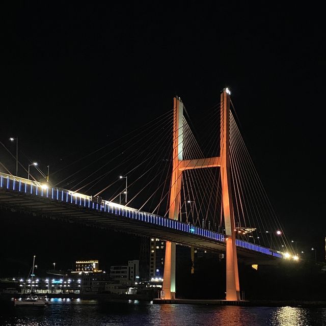야경명소로 꼽히는 하멜등대