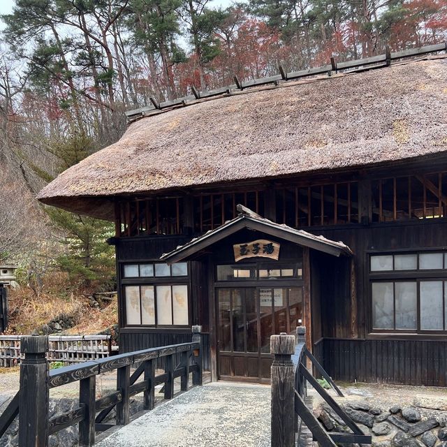 【福島】茅葺き屋根が美しい温泉旅館