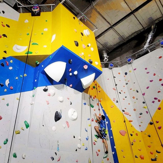 Incredible rock climbing experience - Crescent Wall