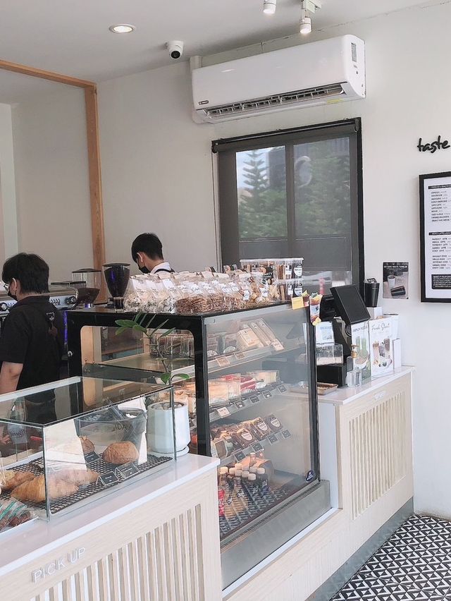 roastniyom coffee