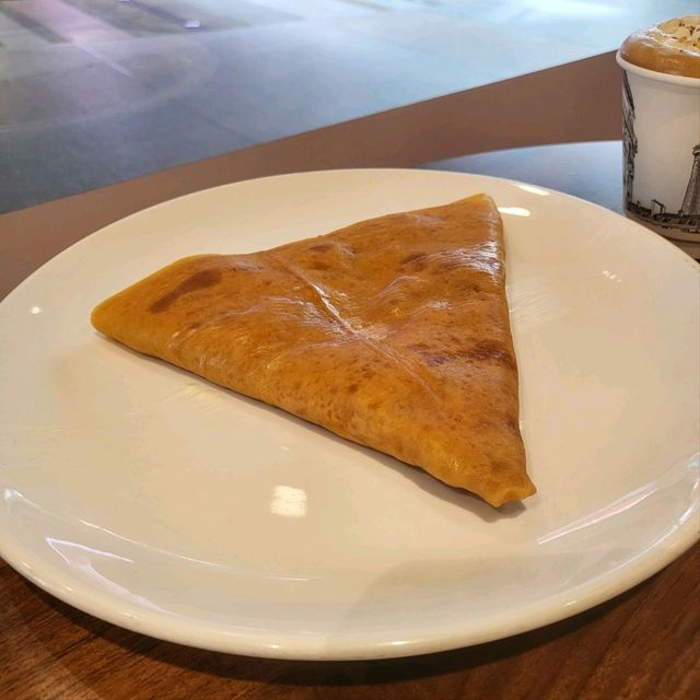 人氣甜品可麗餅咖啡店