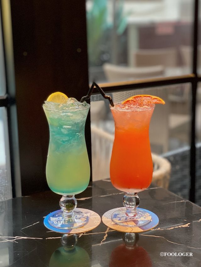 Whatever Bar｜樓上霓虹燈酒吧餐廳