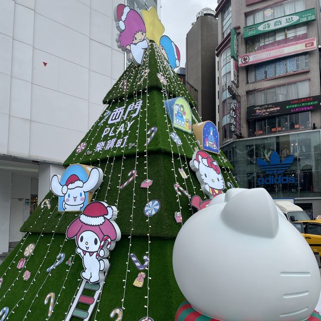 小型三麗鷗聖誕宴會，超萌聖誕樹和水晶燈飾-西門play樂購町