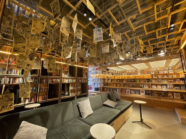 【東京】泊まれる本屋さん📚