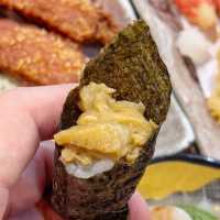食物款式豐富又抵食嘅午市放題