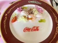 迪士尼樂園美國小鎮大街人氣大街餐廳Corner Cafe！