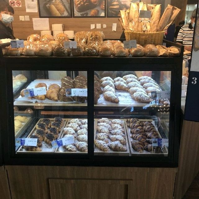 Au Croissant @ Waterway Point