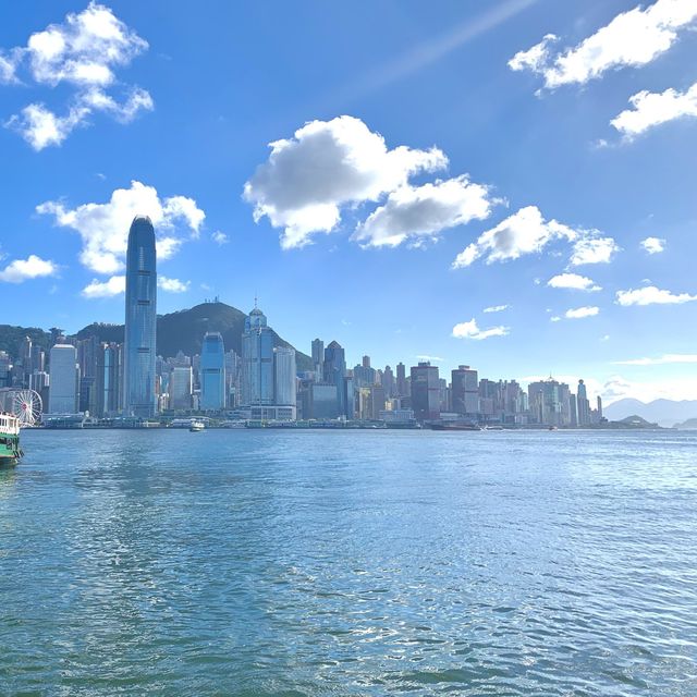 🚶在晴朗的天氣下漫遊尖沙嘴海旁🌊