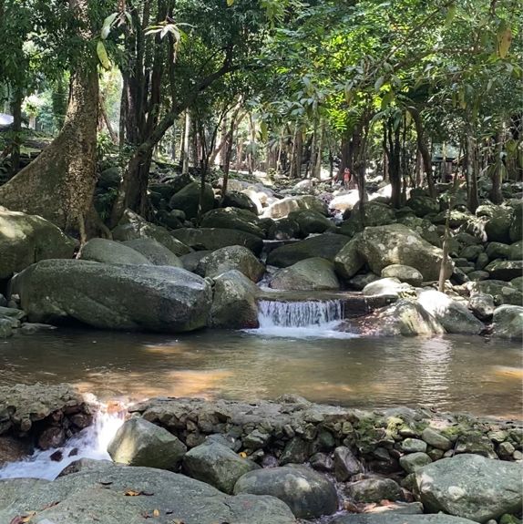 น้ำตกทรายขาว 