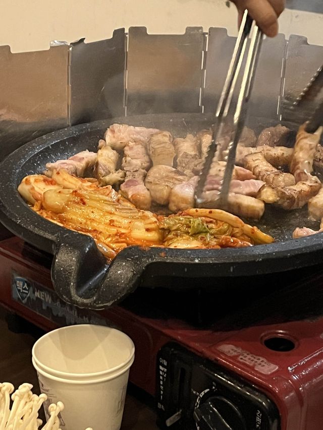 한강뷰 보면서 삼겹살을 먹는 맛이란...✨ 서울 잠두봉 더 나인