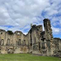英國Leeds 一日遊 ~ Kirkstall Abbey 探索歷史遺跡