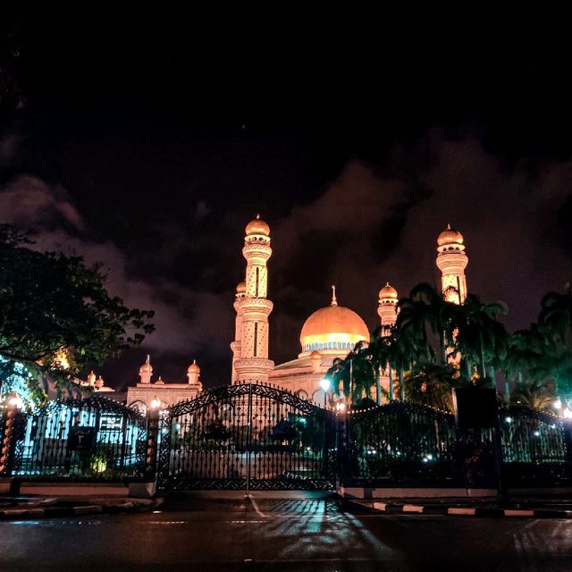 The Jame asr' Hassanil Bolkiah Mosque