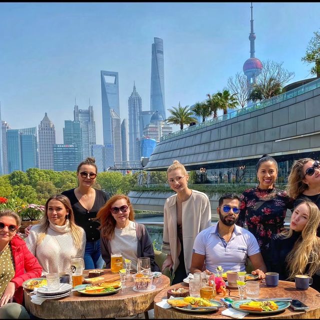 Strolling on the Bund - Shanghai - 🇨🇳  Strolling on the Bund - Shanghai - 🇨🇳