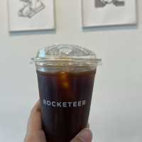 คาเฟ่สุดชิลล์…ย่านกรุงเทพกรีฑา Rocketeer ☕️