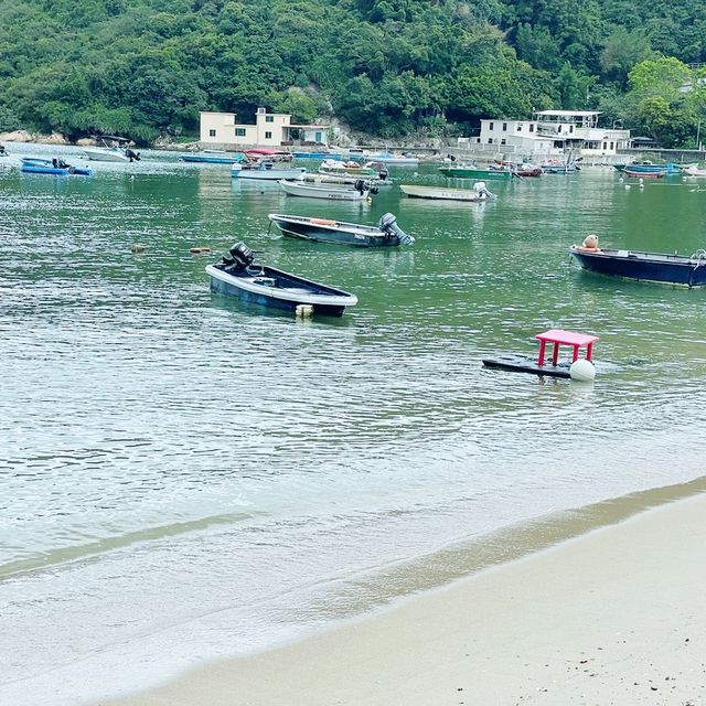 坪洲東灣沙灘及龍母廟