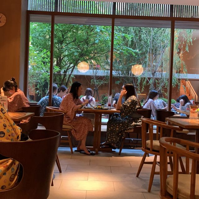 มาปลดปล่อยความเมื่อยล้าที่ Yunomori Sathorn