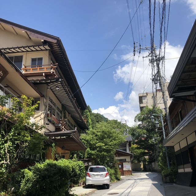 【渋温泉①】「九湯巡り」が有名な温泉街。