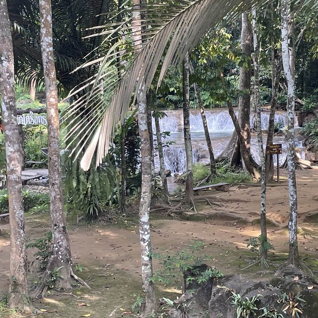 ⛰️🏞️💦แวะน้ำตกสวยริมทาง  ก่อนขึ้นสังขละบุรี🌳🏝️